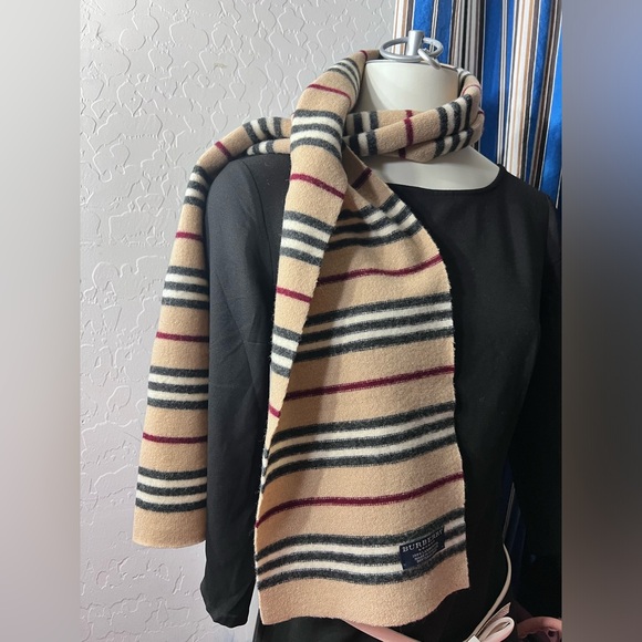 Burberry Narrow Check 💯Lambswool Scarf Authentic Preloved Unisex - Picture 1 of 4